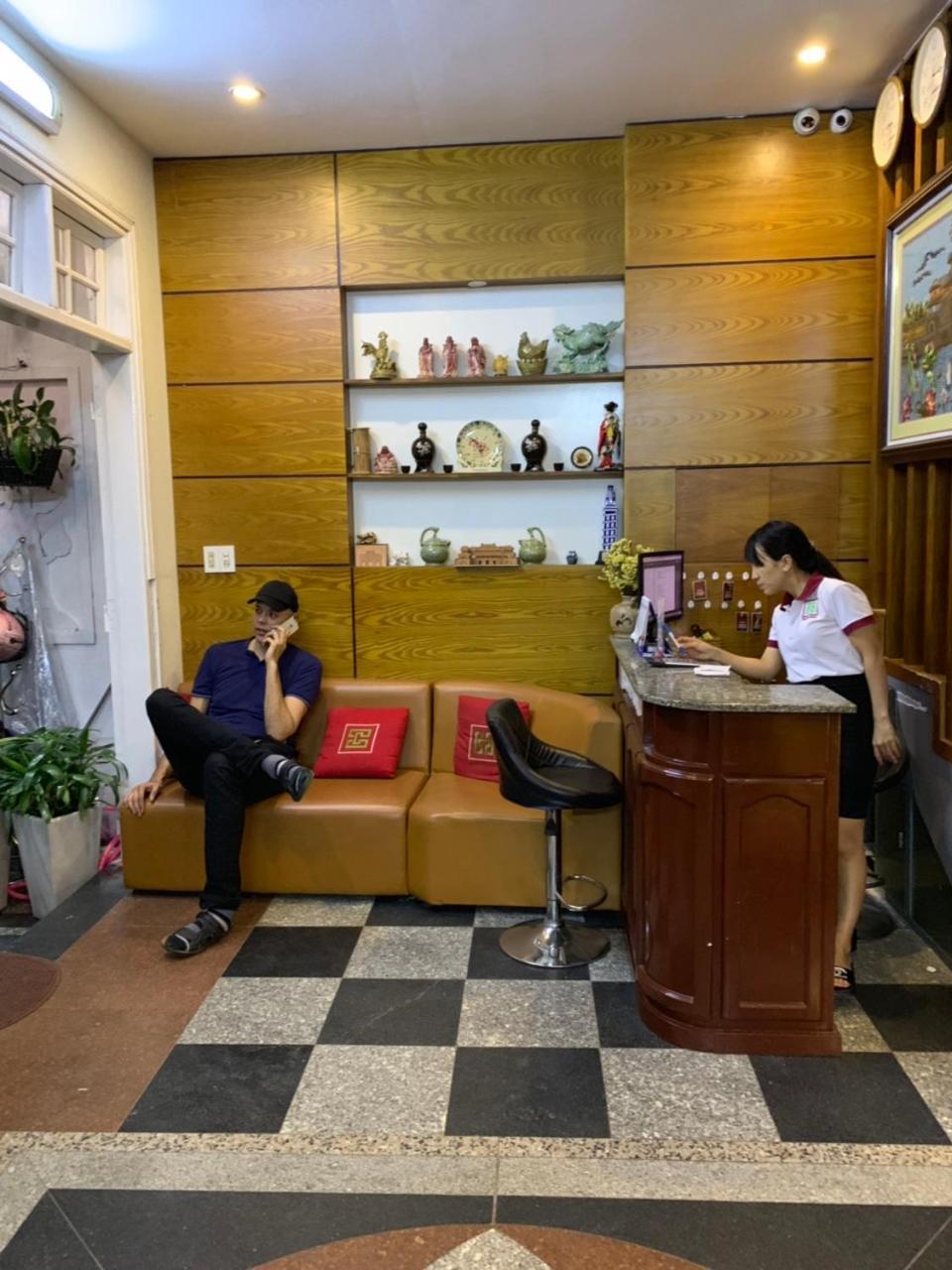 Hoang Trieu Hotel Hue Buitenkant foto