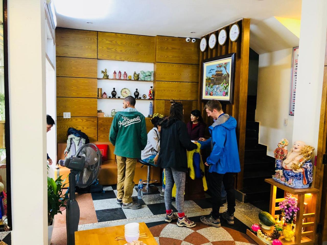 Hoang Trieu Hotel Hue Buitenkant foto